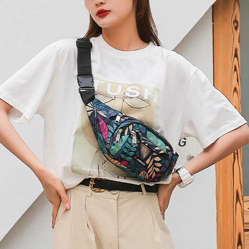 2022 HOT Leaf Printed Female Waist Bags Large Capacity Fanny Pack Mens Belt Bag Women Fashion Casual Canvas Travel Banana BagsXJ240720