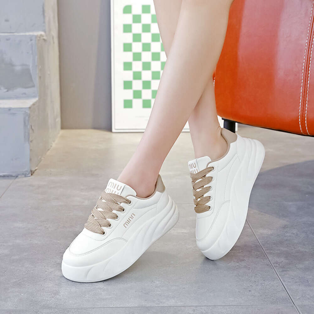 2024 Latest Women's Lightweight Casual Student Outdoor Sports Versatile Little White Shoes