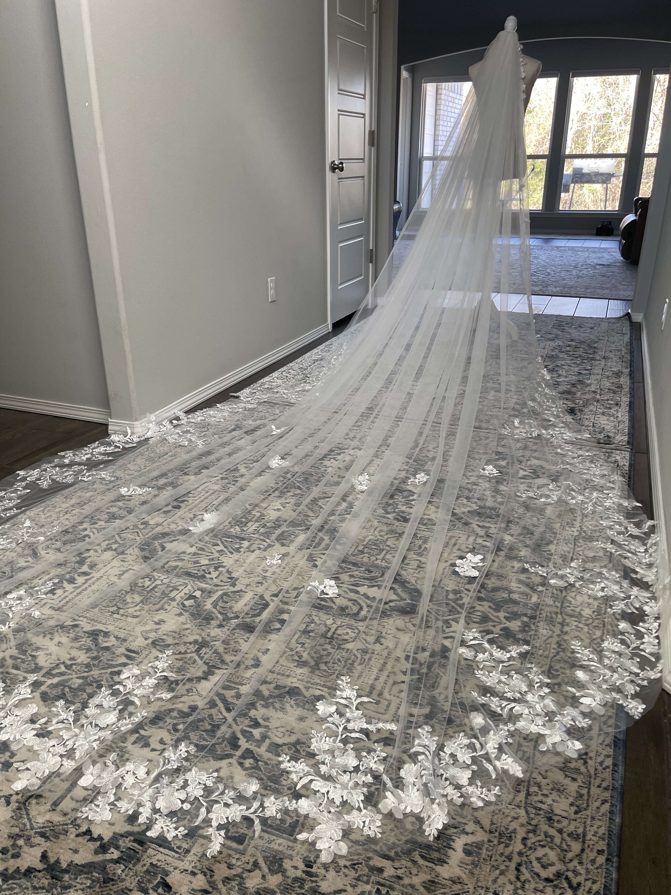 Gorgeous Wedding Veil One Layer Long Cathedral Length 4M Veils Sequins Applique Edge Velo De Cabeza For Bride Voile Custom Made