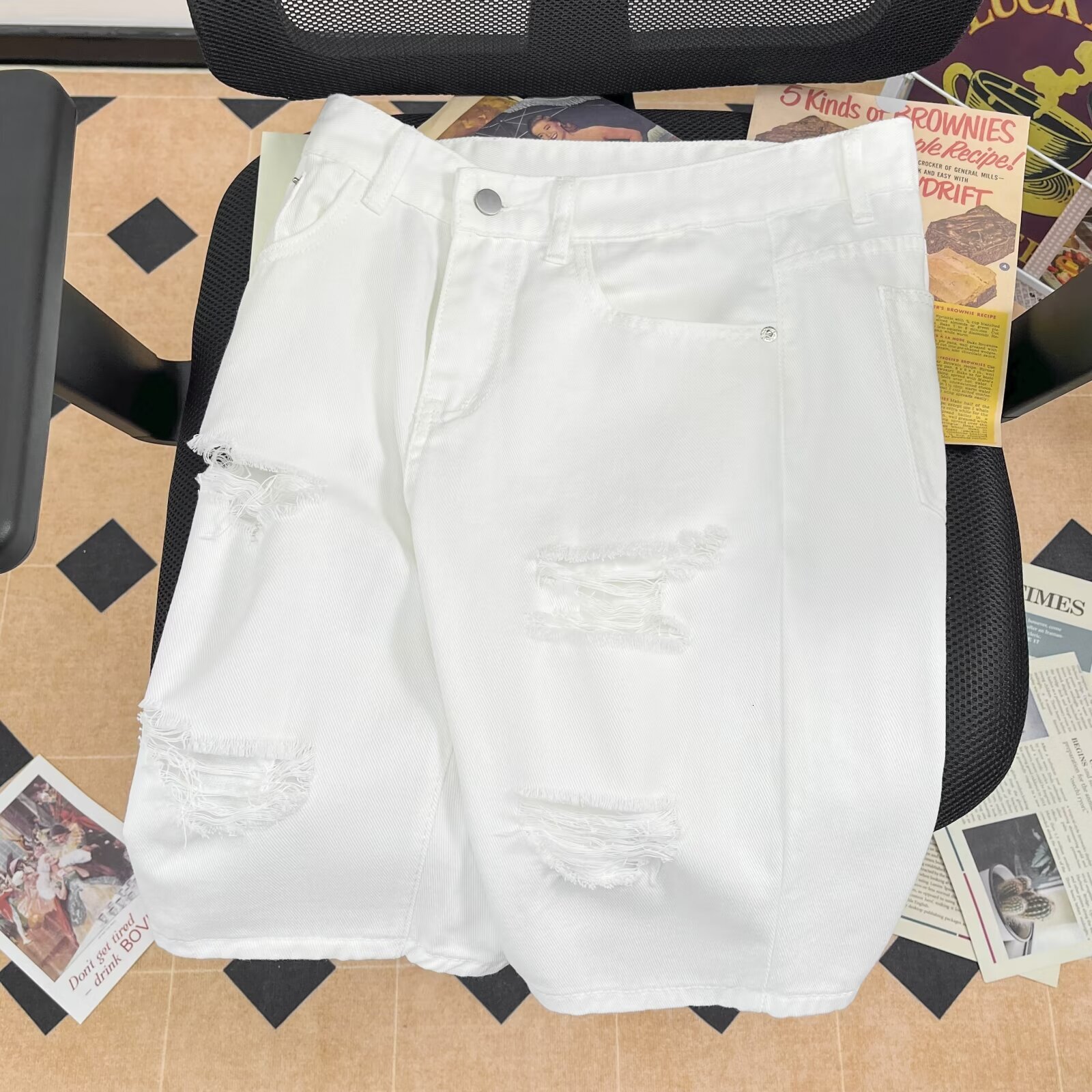 High street fashion brand black ripped denim shorts men's straight leg five part summer thin mid length Korean version trendy horse pants