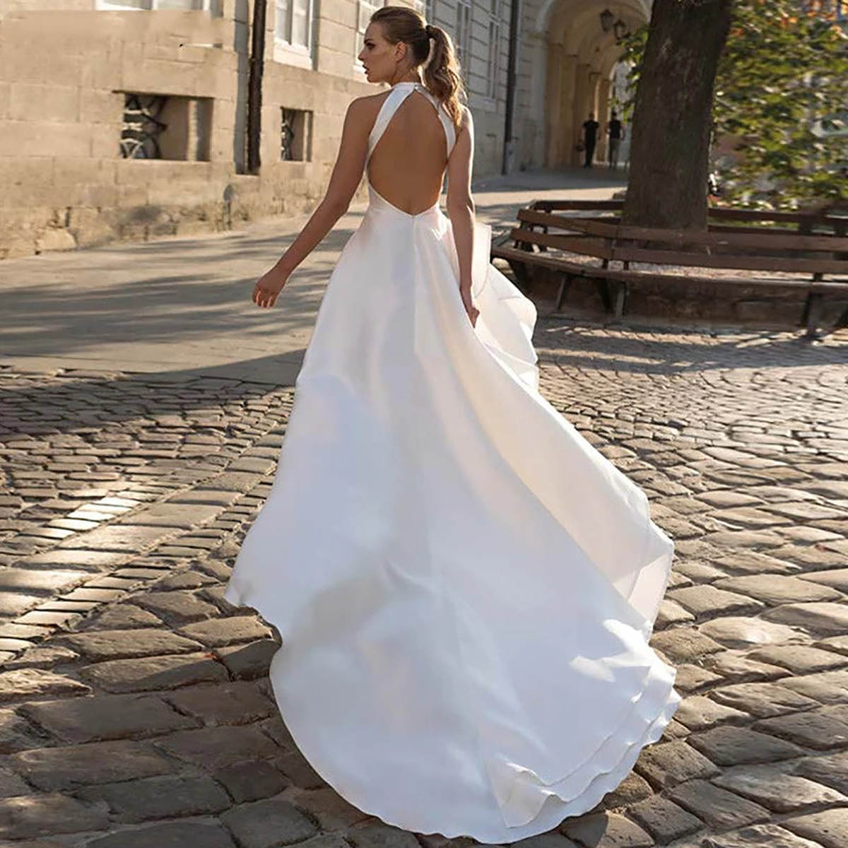 Fashion A Line Wedding Dress Halter Sleeveless Bride Gowns Backless Pleat Tiered Sweep Train Bridal Dresses Vestido De Novia