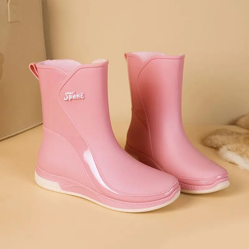 Rain Boots Mid-Calf Womens Outdoor Waterproof Shoes Work Leisure Fishing Rubber Shoes Non-Slip Wear-Resistant Cotton Winter 240712