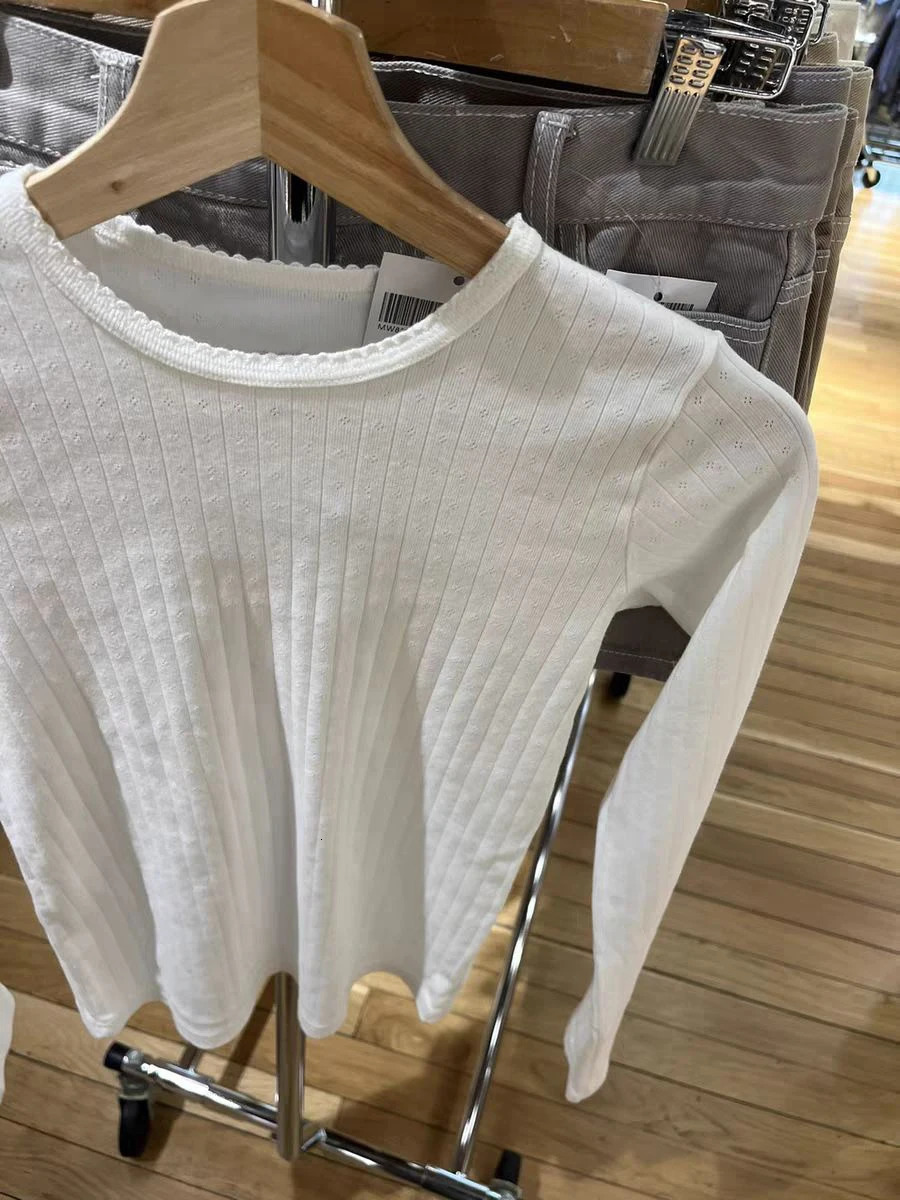 White Eyelet Slim Basic Long Sleeve TShirt Lace Trim Round Neck Cotton Casual Tee Shirts Vintage Simple Tshirts Y2k Tops 240716