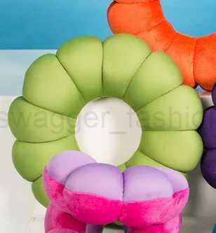 Hot Selling High Quality Travel Plane Cute Donut Cushion Cervical Pillow Lumbar Pillow Neck Protector Office Nap PillowB270720