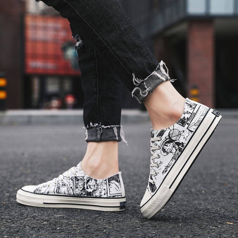 Shoes 2021 spring new Korean version of men's street shooting hand-painted One Piece low-top canvas student skate shoes