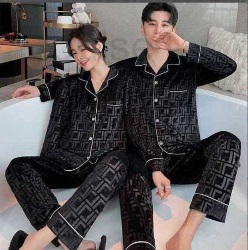 Women's Sleepwear Designer Brand Couple's Made of Gold Veet for Men and Women with a Weight Increase 220 Pounds Suitable Wearing Long Sleeve