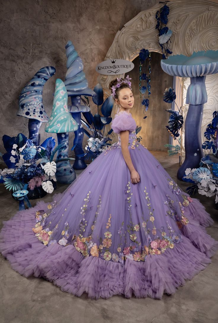 2024 Princess Flower Girls Dresses Puff Sleeves Floral Lace Appliques Ruffles Tiered Ball Gown Wedding Party Gowns Toddler Prom Pageant Birthday Quinc