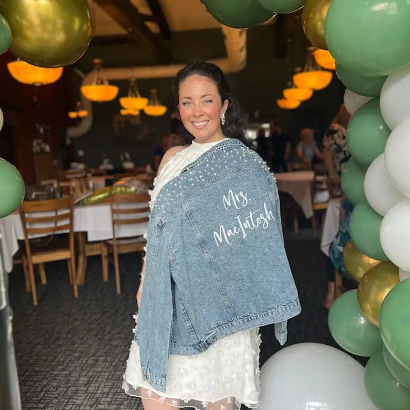 Wedding Embroidery Jeans Jacket Coat with Pearls Custom Personalized Denim Jacket Embroidered Bride Denim Shirt Future Mrs Coats 240717