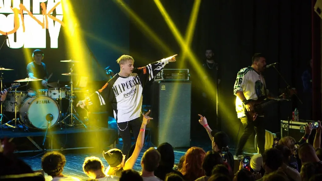 Outsider Jersey Y2K T Shirt Punk Rock Hip Hop Letter Oversized TShirt Sweatshirt Mens Breathable Round Neck Long Sleeve Tops 240716