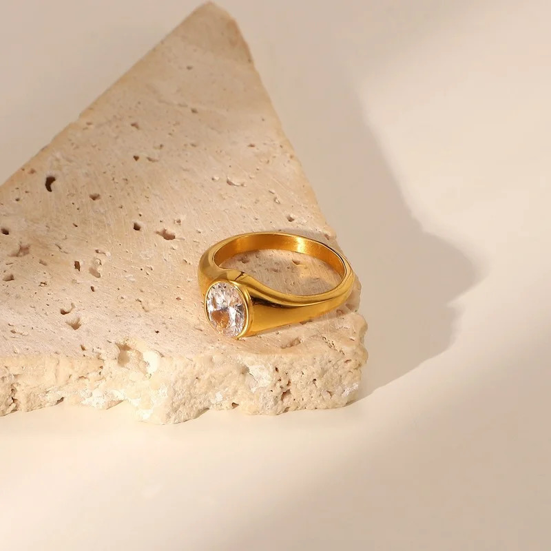 Gold Plated Stainless Steel Inlaid Green Zircon Ring Ladies Fashion Versatile Rings Jewelry 240713