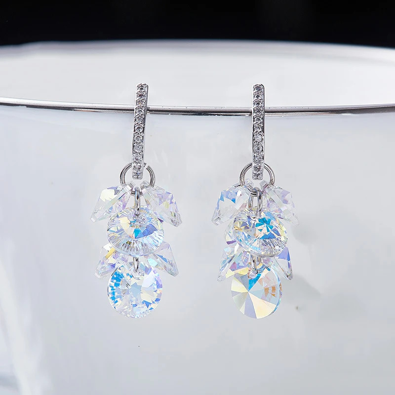 Korean womens evening drop earrings tassel rhinestone perforation used for parties and weddings silver ear pins jewelry crystal from Austria 240710