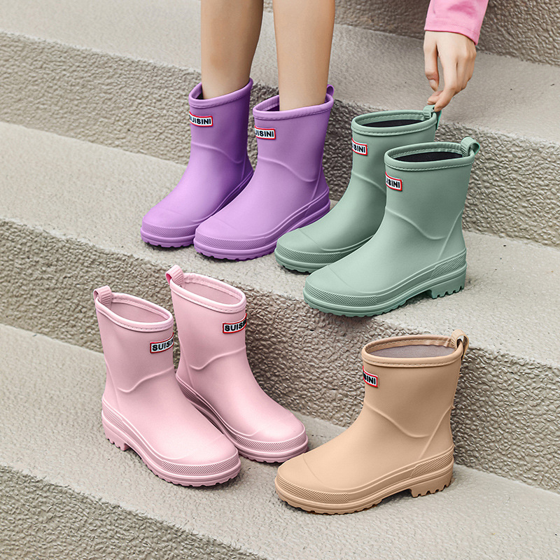 Water Boots Woman for Rain Rubber Shoes Waterproof Galoshes Garden Working Fishing Ankle Chunky Rainboots Kitchen Shoes2023 8182