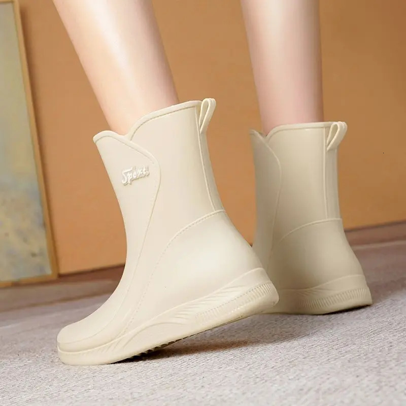 Rain Boots Mid-Calf Womens Outdoor Waterproof Shoes Work Leisure Fishing Rubber Shoes Non-Slip Wear-Resistant Cotton Winter 240712