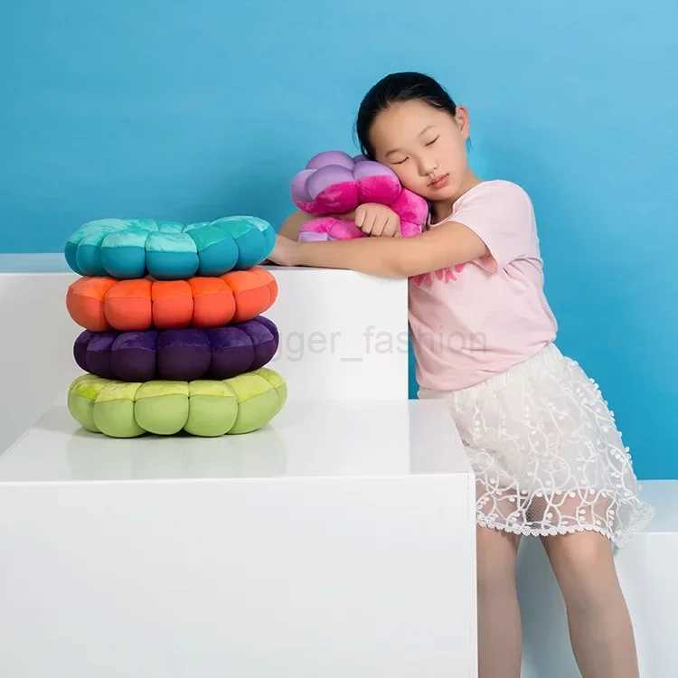 Hot Selling High Quality Travel Plane Cute Donut Cushion Cervical Pillow Lumbar Pillow Neck Protector Office Nap PillowB270720