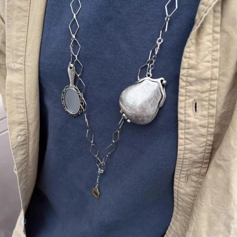 Miss Wu Han Dynasty with retro mirror pendant Ringer chain waist chain sweater chain collarbone chain female 240719