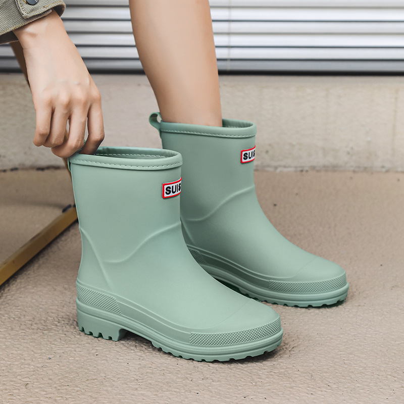 Water Boots Woman for Rain Rubber Shoes Waterproof Galoshes Garden Working Fishing Ankle Chunky Rainboots Kitchen Shoes2023 8182