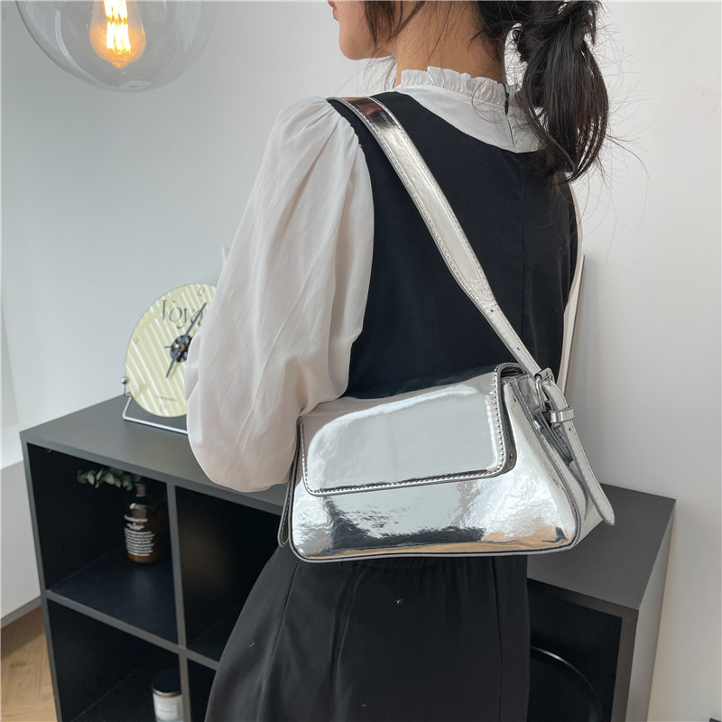 Women's Bag New European and American Fashion Patent Leather Women's Baguette Bag Textured Glossy Underarm High-end Shoulder Bag