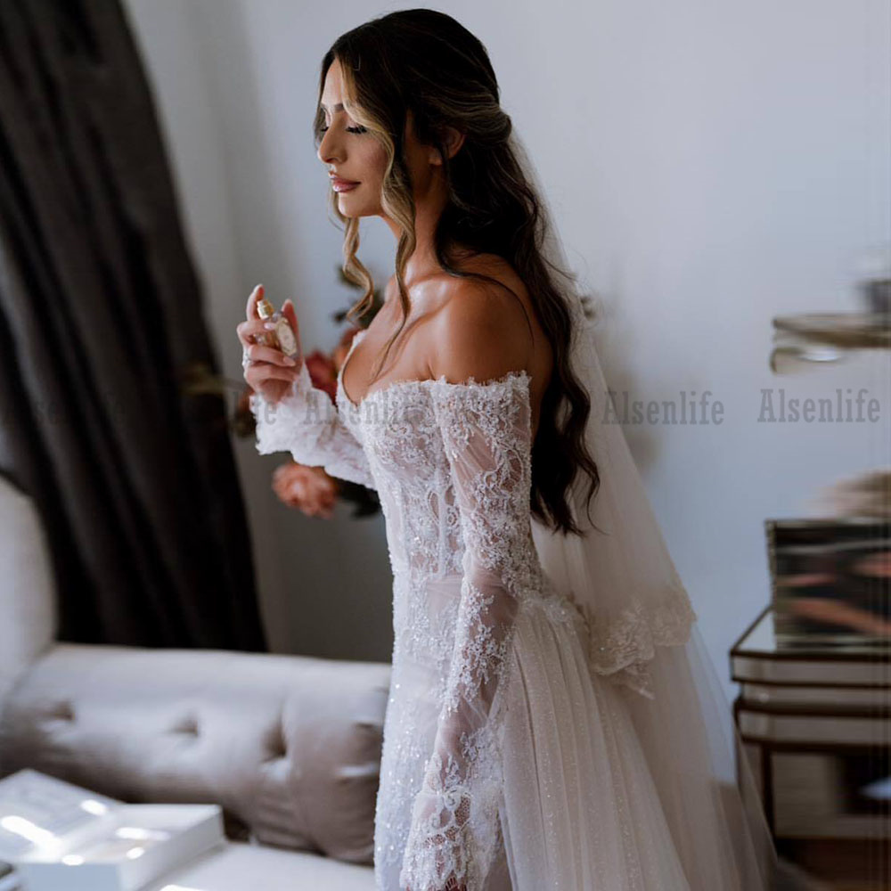 Off Shoulder Wedding Dresses Mermaid Long Sleeves 2024 Lace Appliqued Bridal Gowns Country Garden Sequined Wedding Gowns