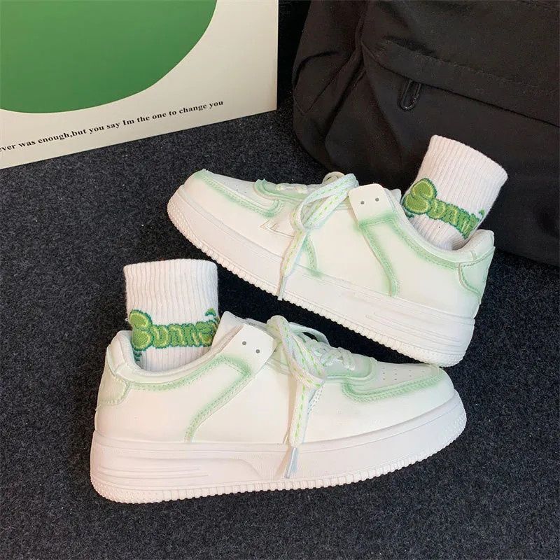 Little DR Sneakers for Women Korean Style White Casual Sport Board Shoes Student Niche Fashion Breathable Female Versatile Ladies Women's shoes