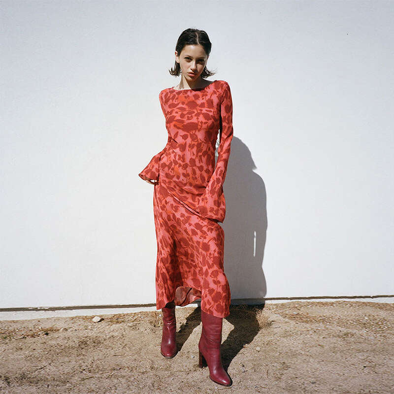 Summer New Red Printed Silk Blue Long Sleeved Dress with Sunscreen and Vacation Style for Women Long Summer Dress Sexy Waist Bifurcated Oversize Dress