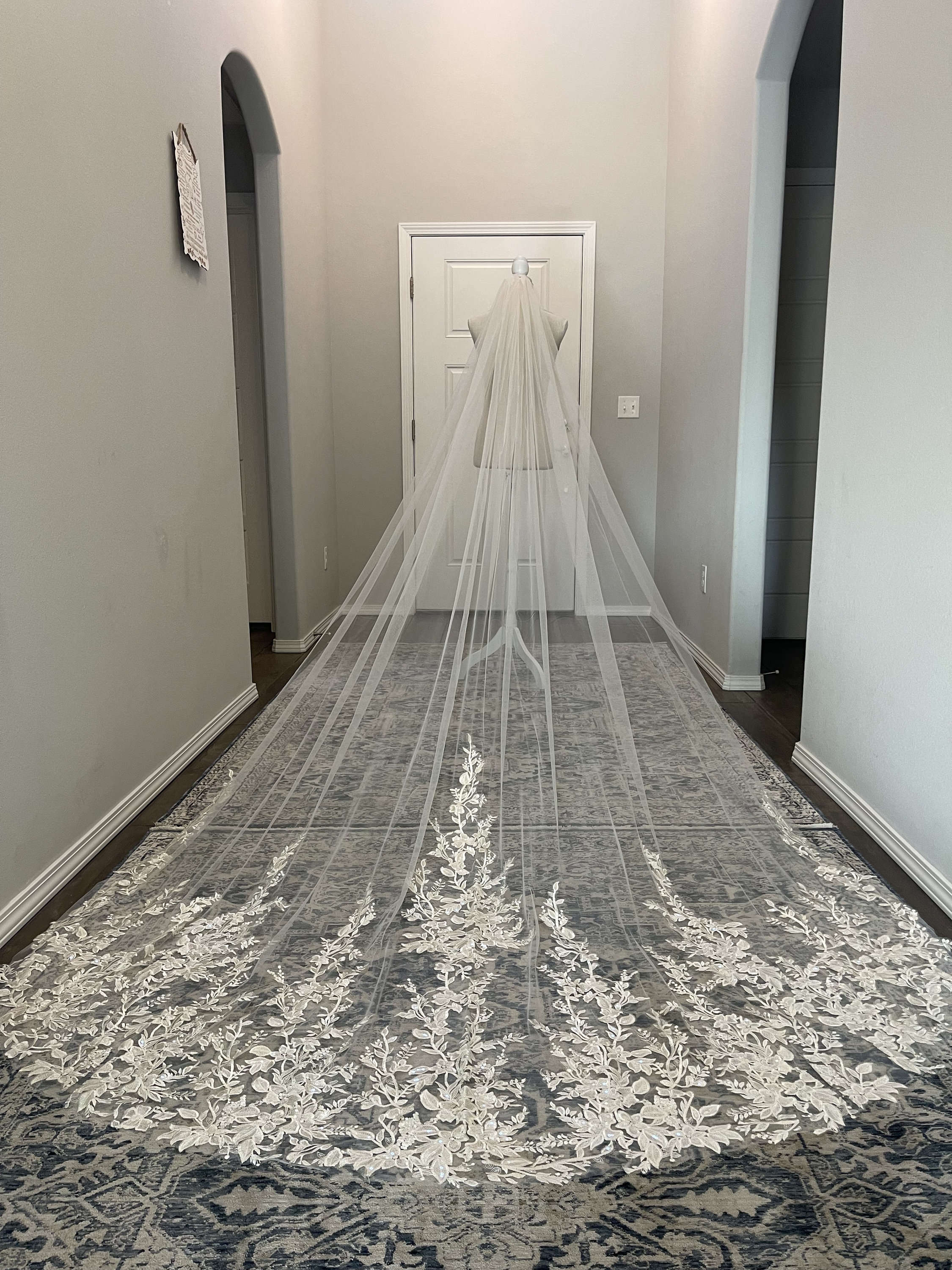 Gorgeous Wedding Veil One Layer Long Cathedral Length 4M Veils Sequins Applique Edge Velo De Cabeza For Bride Voile Custom Made