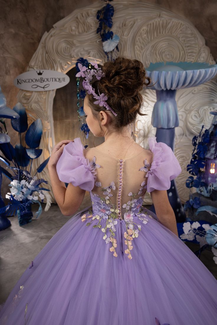 2024 Princess Flower Girls Dresses Puff Sleeves Floral Lace Appliques Ruffles Tiered Ball Gown Wedding Party Gowns Toddler Prom Pageant Birthday Quinc