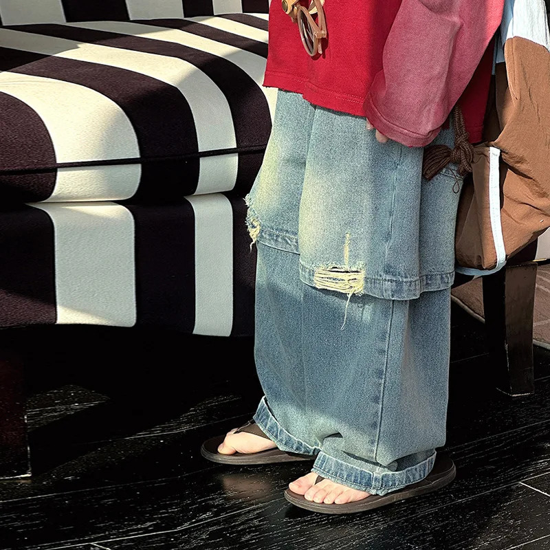 Spring Childrens Breakthrough Jeans Baby Two Pieces of Straight Denim Small and Medium sized Childrens Pants 240716