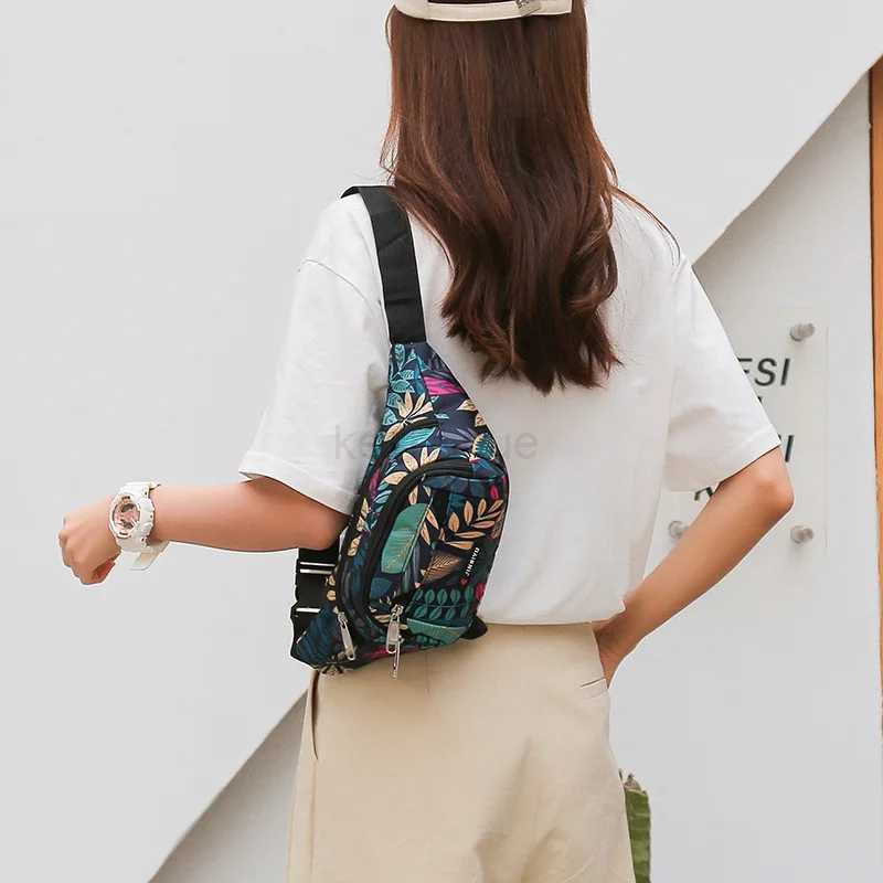 2022 HOT Leaf Printed Female Waist Bags Large Capacity Fanny Pack Mens Belt Bag Women Fashion Casual Canvas Travel Banana BagsXJ240720