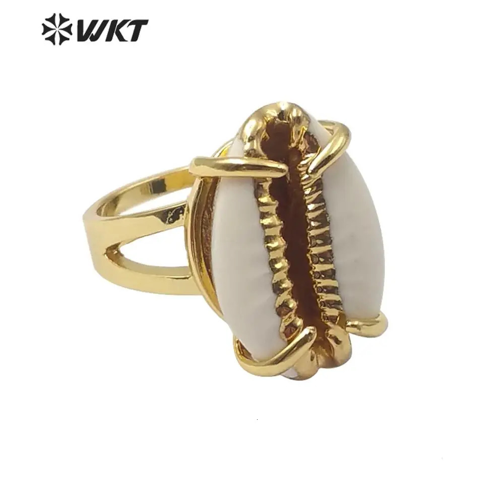 WT-R349 WKT Beautiful Adjustable Size Gold Prong Setting Cowrie Ring Lady Fashion Natural Sea Shell Procurement Accessories 240713