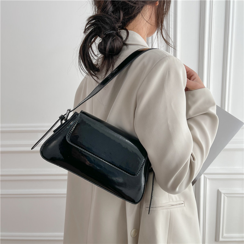 Women's Bag New European and American Fashion Patent Leather Women's Baguette Bag Textured Glossy Underarm High-end Shoulder Bag