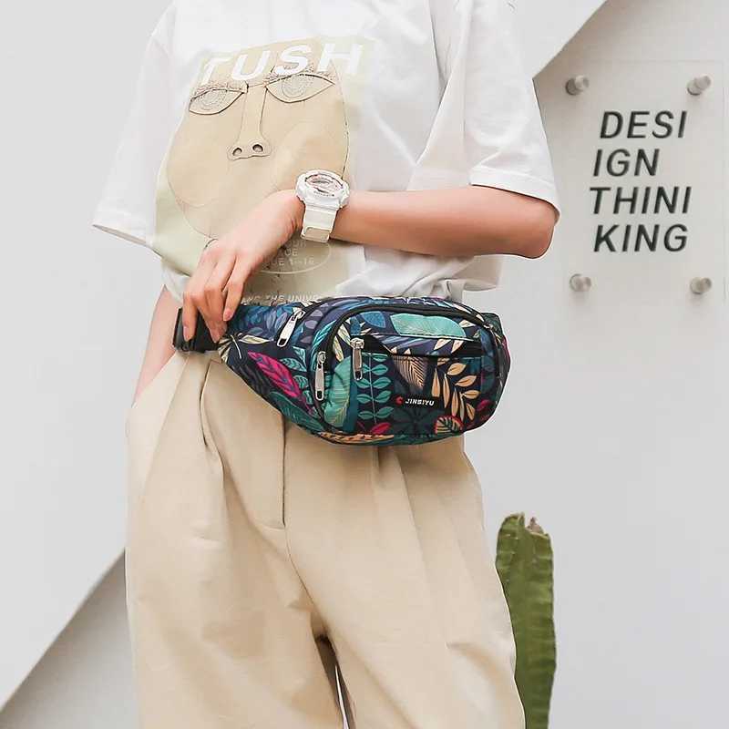 2022 HOT Leaf Printed Female Waist Bags Large Capacity Fanny Pack Mens Belt Bag Women Fashion Casual Canvas Travel Banana BagsXJ240720