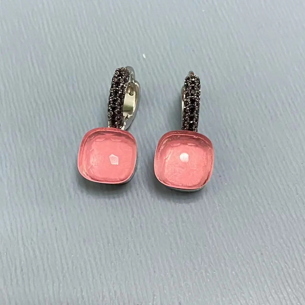 10.6mm Classic Nudo Earrings Set with Black Zircon Comes with Black Gun Plated Square Candy Crystal Earrings Womens Fashion Jewelry 240710