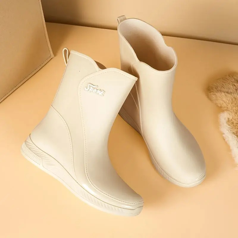 Rain Boots Mid-Calf Womens Outdoor Waterproof Shoes Work Leisure Fishing Rubber Shoes Non-Slip Wear-Resistant Cotton Winter 240712