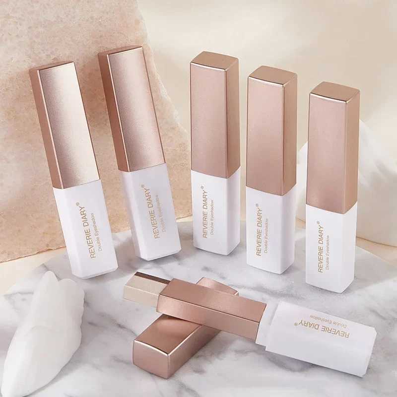 Velvet gradient two-tone eyeshadow stick A touch of two colors Gradient is not easy to smudge Rotating retouching eye shadow pen zxx240720