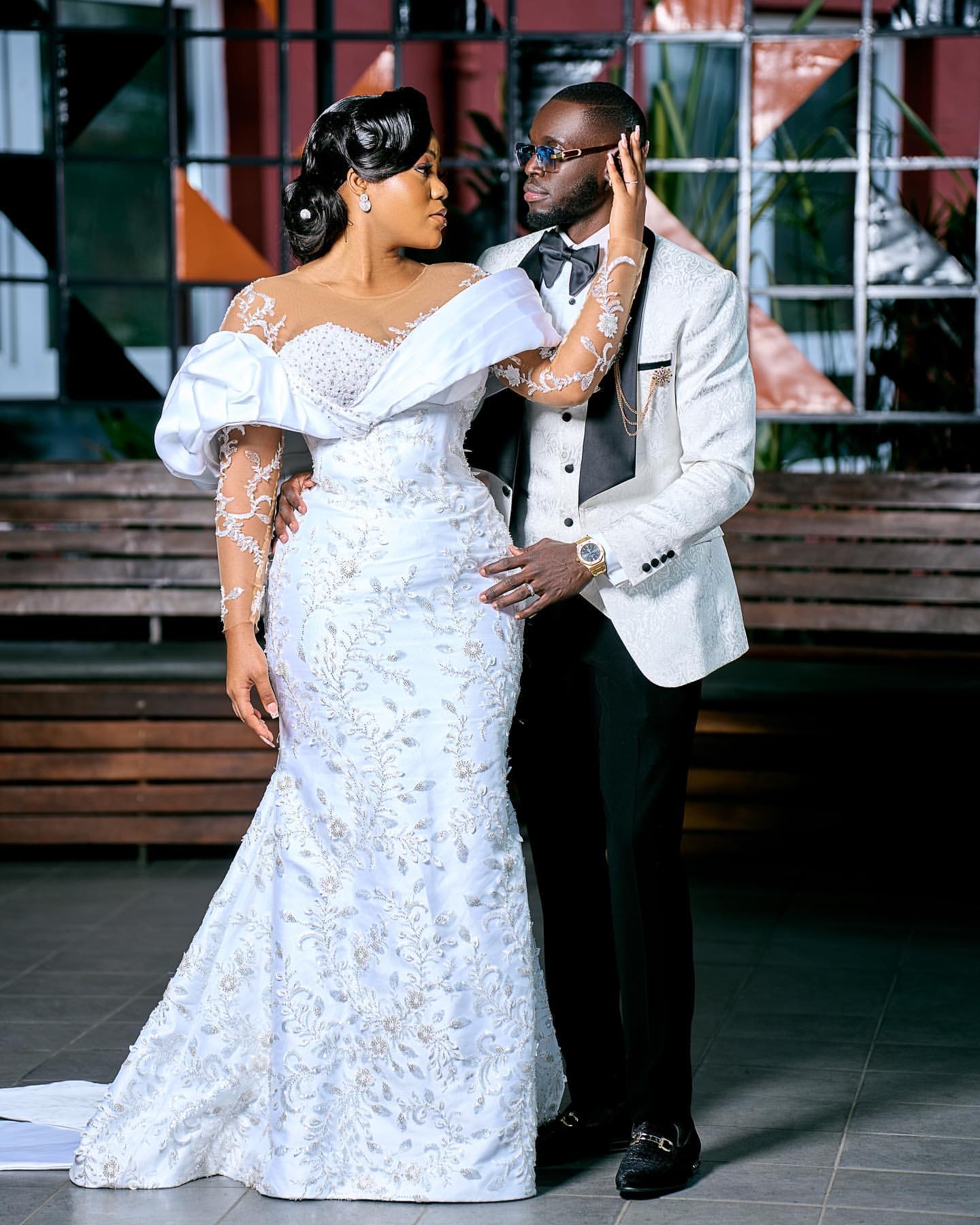 2024 Arabic Aso Ebi Plus Size White Mermaid Wedding Dresses Lacefull Beaded Long Sleeves Vintage Bridal Gowns Dress For Mariage ZJ466