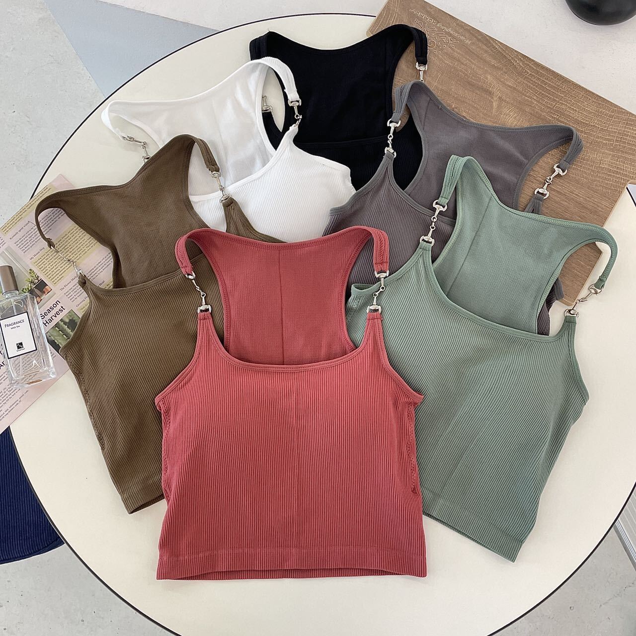 Shoulder strap design, niche vest with chest cushion, worn externally, beautiful back women's underwear
