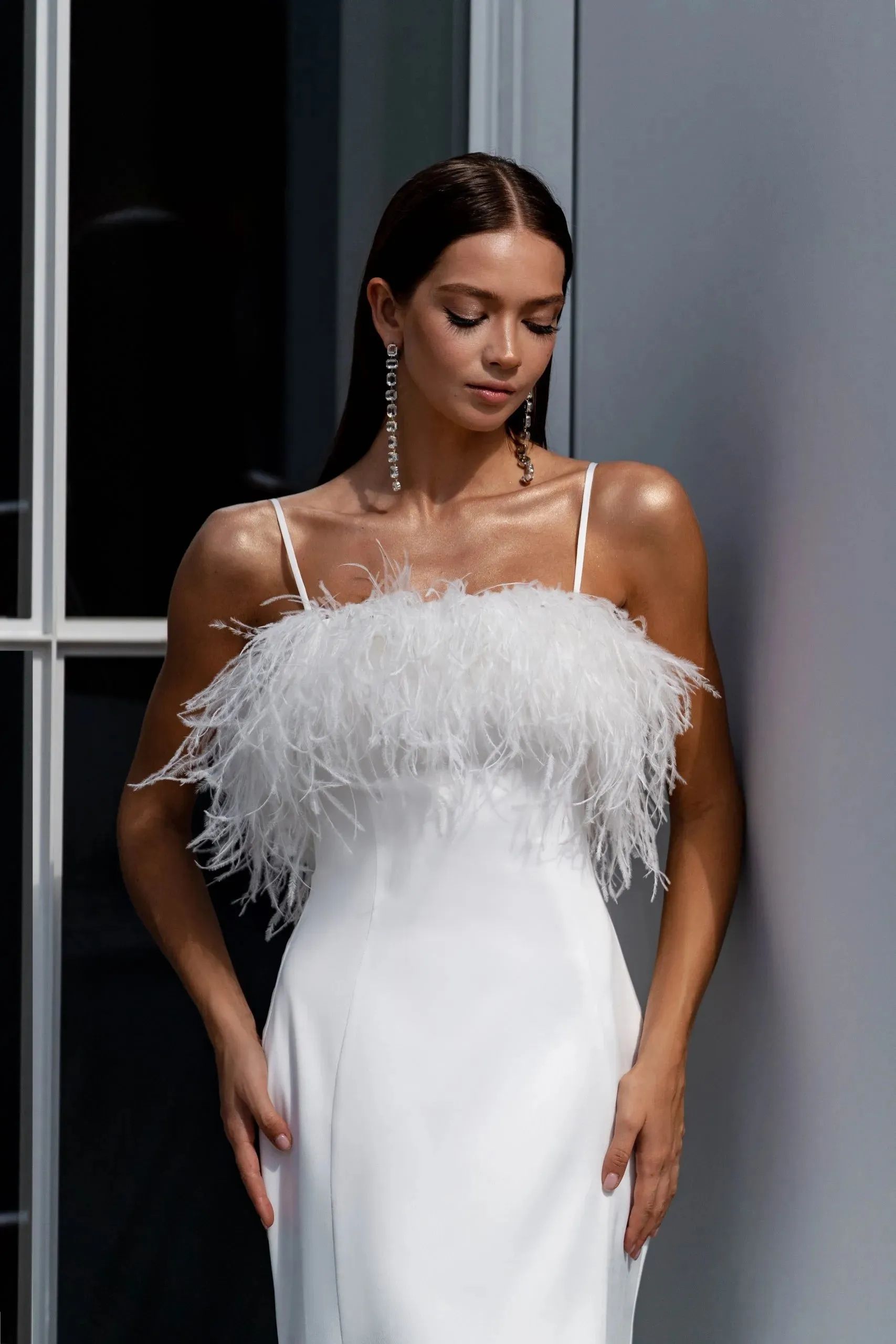 Furs Simple White Mermaid Wedding Dresses Sexy Spaghetti Straps Backless Bridal Gowns Elegant Sweep Train Reception Party Dress Robes de Mariee Custom