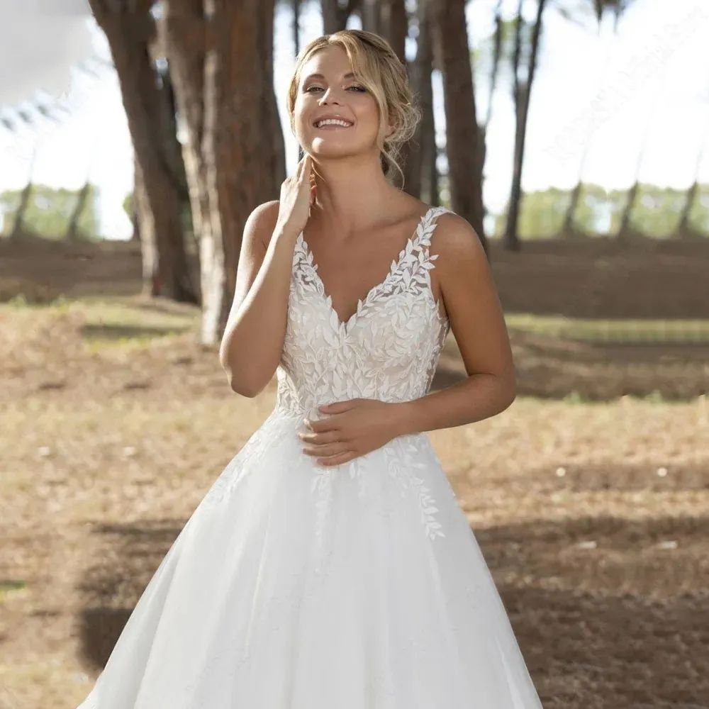 Plus Size V Neck A Line Wedding Dresses Romantic Tulle Lace Appliqued Boho Rustic Train Open Back Sexy Bride Women Robes de Mariee Custom Made2