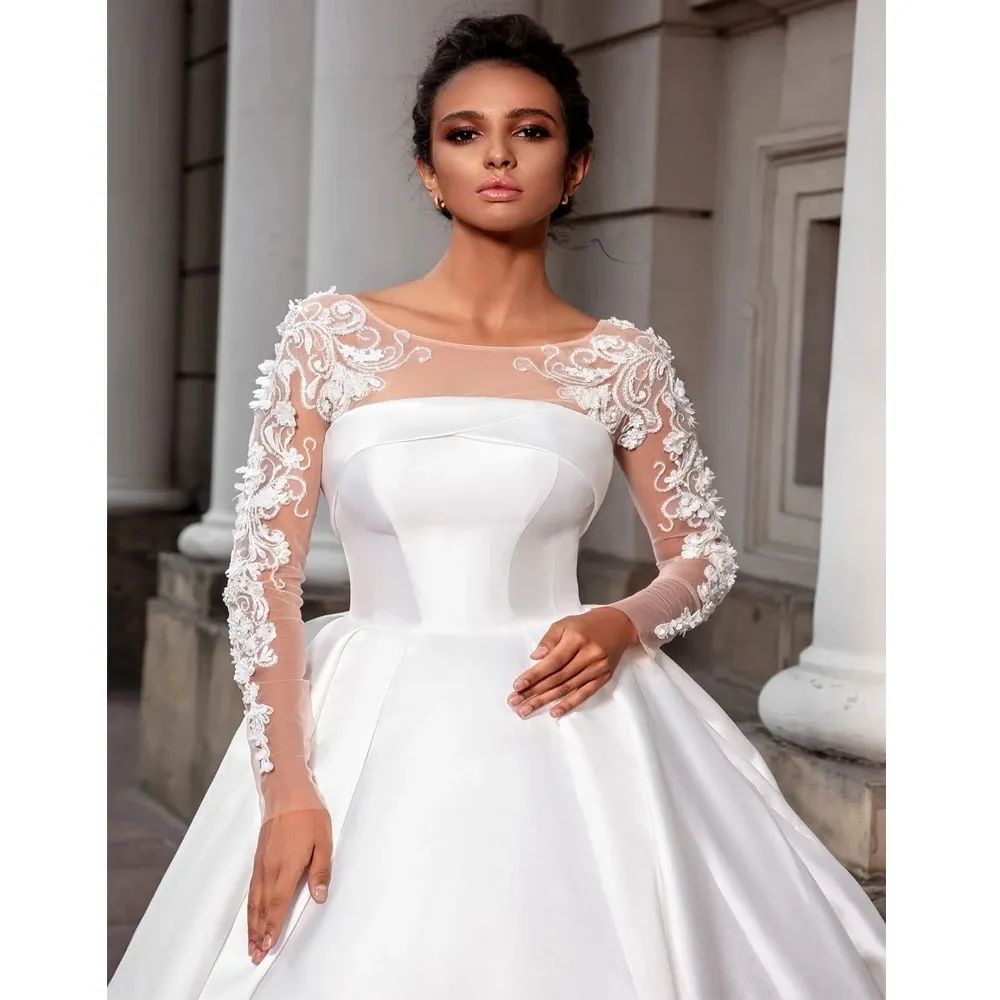 Fashion White Satin Wedding Gowns Appliqued Long Sleeves Sheer Neck Robes de Mariee Simple Boho Garden Sweep Train A Line Bridal Custom Made