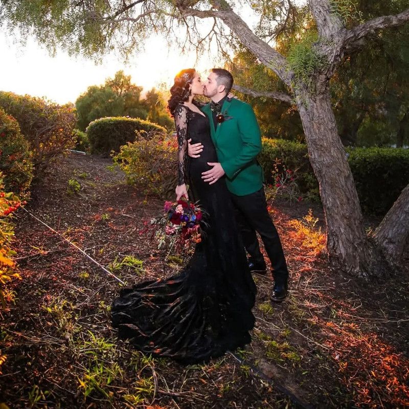 Black Gothic Wedding Dresses Long Sleeves V-Neck Lace Mermaid Bridal Gowns Vintage Sexy Backless Country Bride Wear 2024 Vestido Custom made