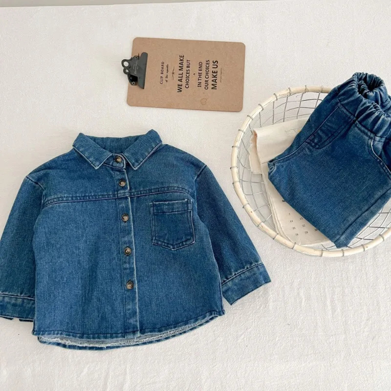 Childrens Korean Spring Suit Boys Long-sleeved Denim Shirt Jackets Denim Trousers Two-piece Baby Girls Autumn Jeans Top Pants 240713