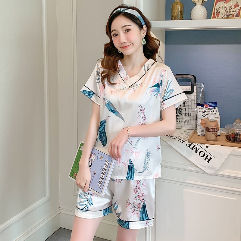 Ice sleepwear sleeved imitation two-piece home outfit goods in stockIce silk pamas women's summer thin short sleeve V-neck 2021 Korean version sw