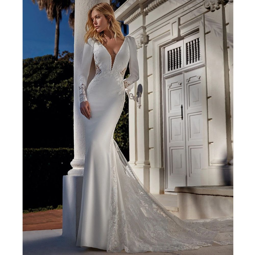 Boho Trumpet Mermaid Wedding Dresses With Long Sleeves V Neck Lace Appliqued Bridal Gowns Court Train Illusion Back Slim Fitted Elegant Satin Robes de