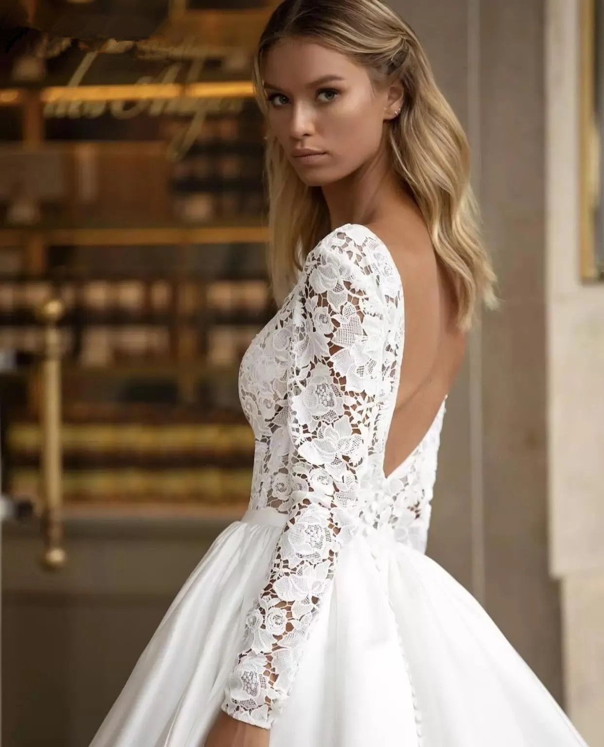 Long Sleeved Lace Ball Gown Wedding Dresses V Neck Backless Satin Vintage Bridal Gowns Custom Made