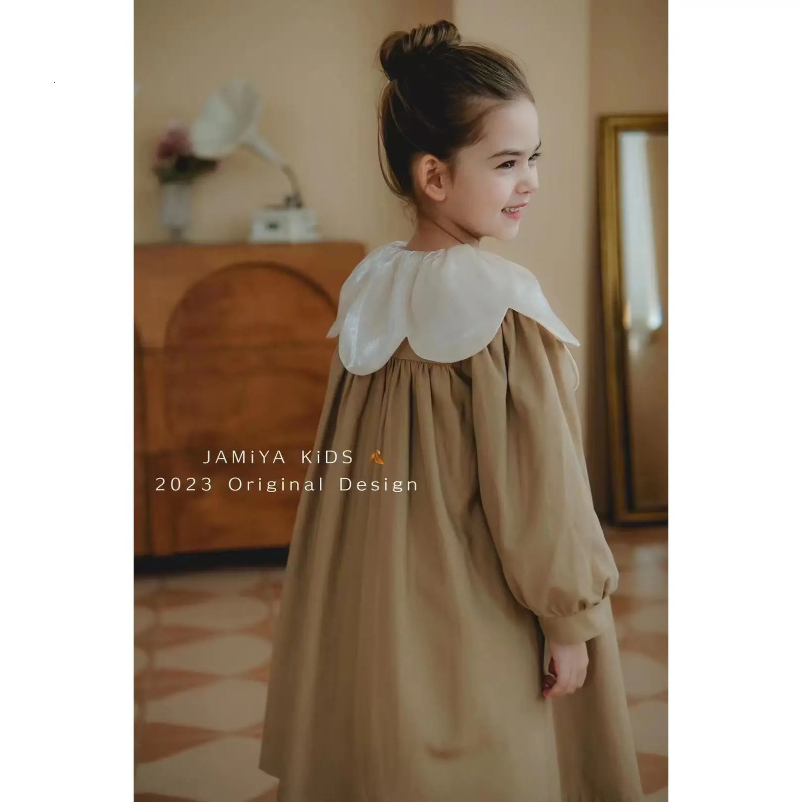 Kids Girls Teens Spring Autumn Windbreaker Coats Khaki Petal Collar Princess Oversize Coat Medium Long Outerwear Trench Clothes 240711