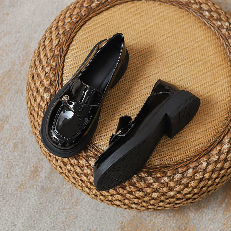 Casual Woman Shoe Round Toe Loafers With Fur Oxfords British Style Black Flats Summer Slip-on Retro Leather Preppy Lace-Up S 240708