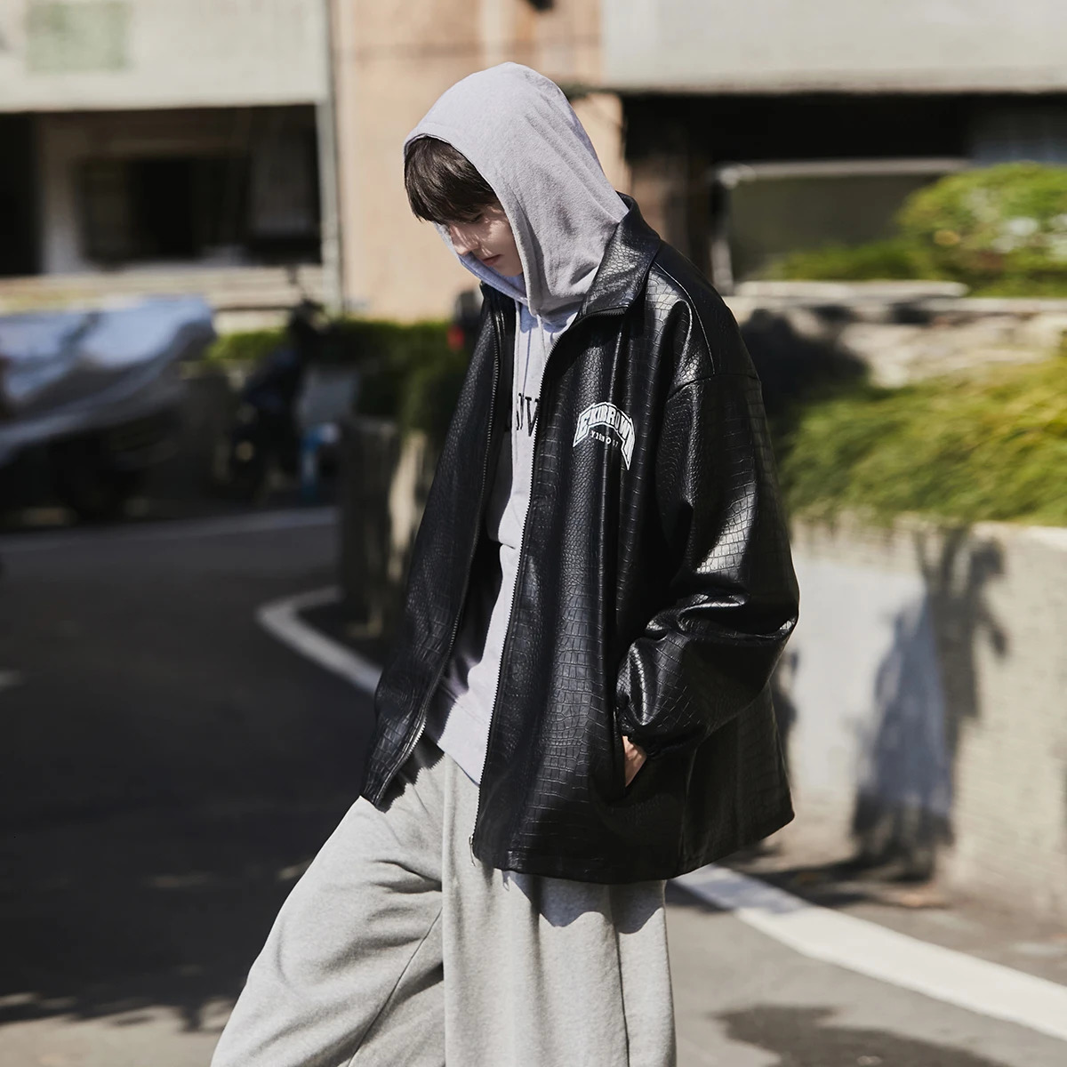 Mens Pu Leather Jacket Harajuku Retro Motorcycle Loose Couple Coat Letter Print Lapel Bomber Outwear Y2k Streetwear 240716