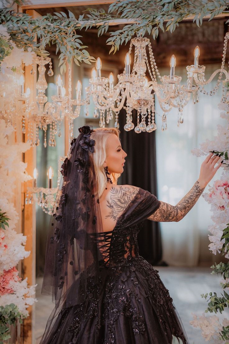 Beaded Black Gothic Wedding Dresses Off Shoulder A-Line Long Tulle Bridal Gowns Lace-Up Open Back Vintage Vestido De Novia 2024