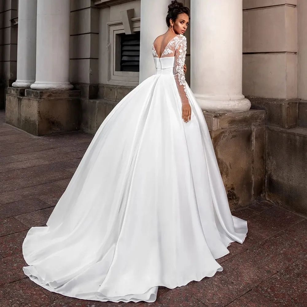 Fashion White Satin Wedding Gowns Appliqued Long Sleeves Sheer Neck Robes de Mariee Simple Boho Garden Sweep Train A Line Bridal Custom Made