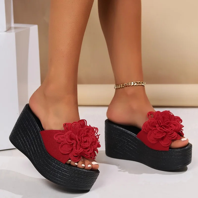 2024 Wedges Sandals Women Slippers Summer Beach Platform Shoes Flower Slippers Women High Heel Slippers Women Fashion 240719
